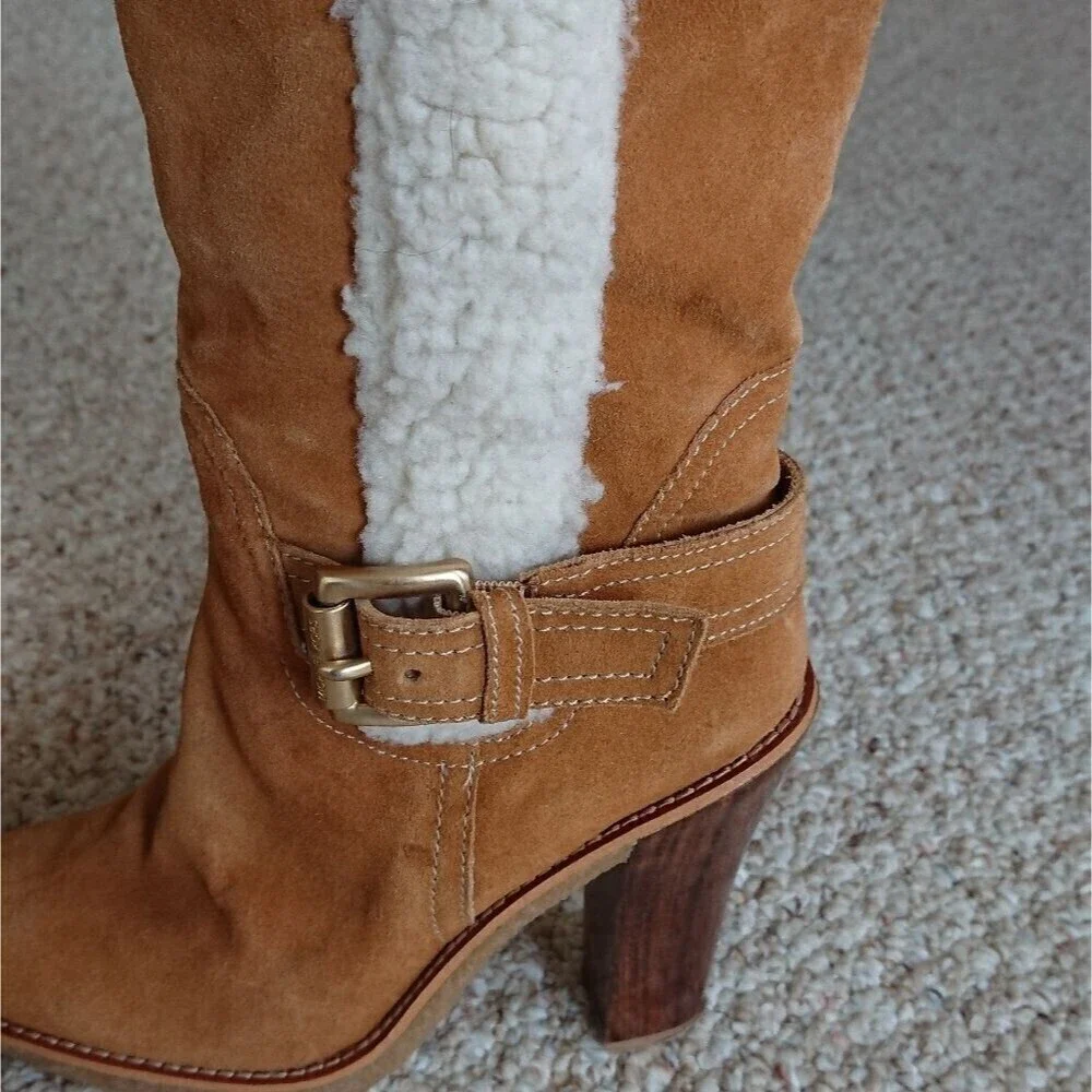 Michael Michael Kors Shearling light brown Boot size 6.5